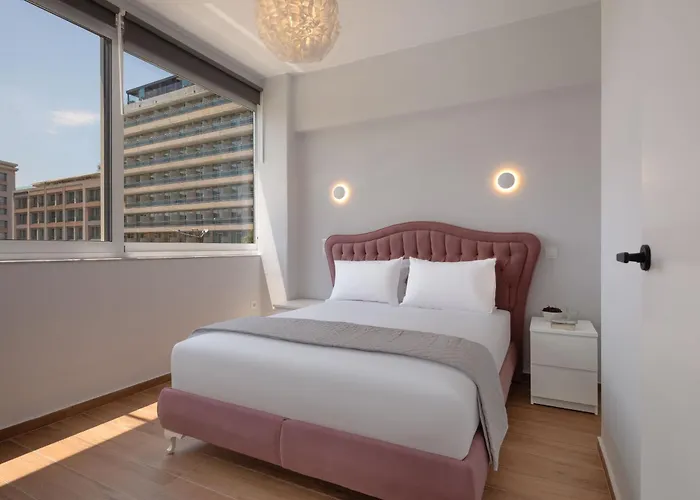 Central Athens Resort 1